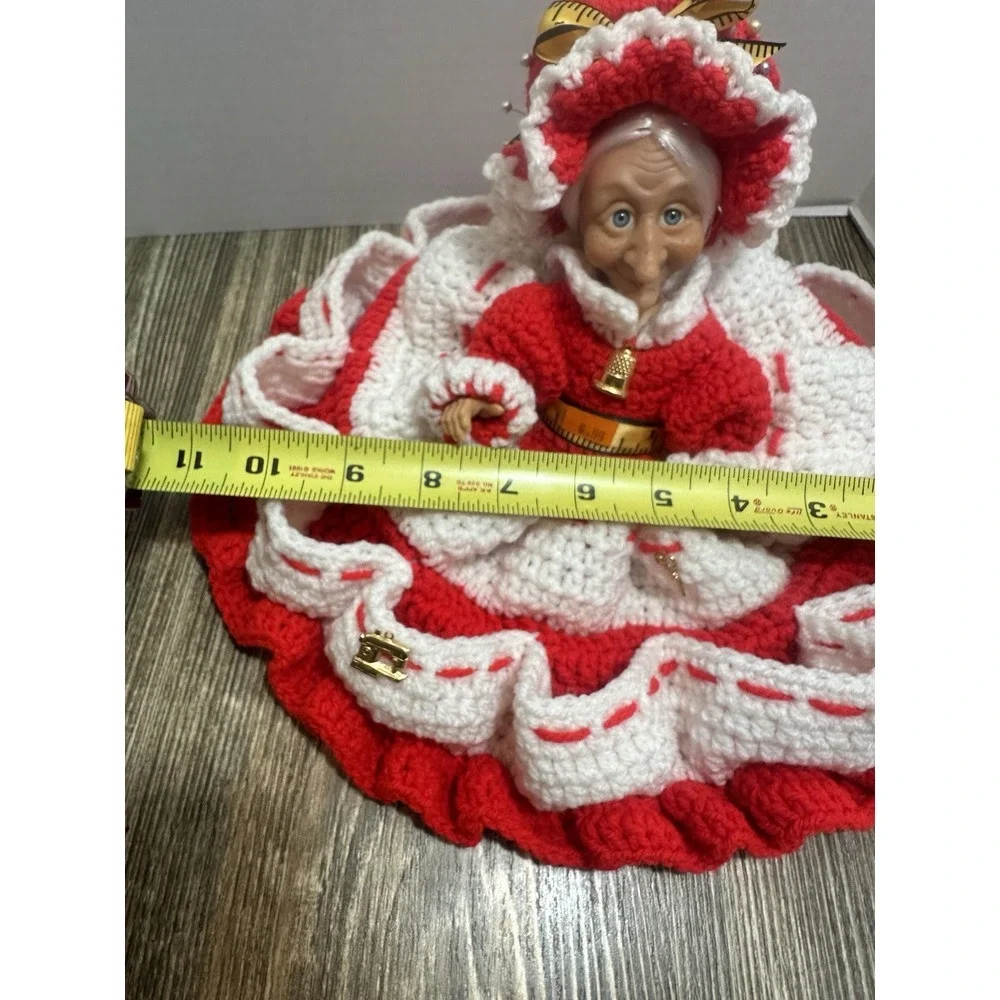 Hand‎ Crocheted Thread Caddy Cone Doll Red And White Pincushion RARE